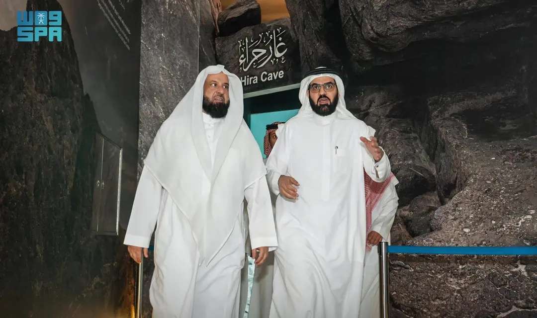الرئيس العام لهيئة الأمر بالمعروف يطلع على مكونات حيّ حراء الثقافي والمقتنيات النادرة