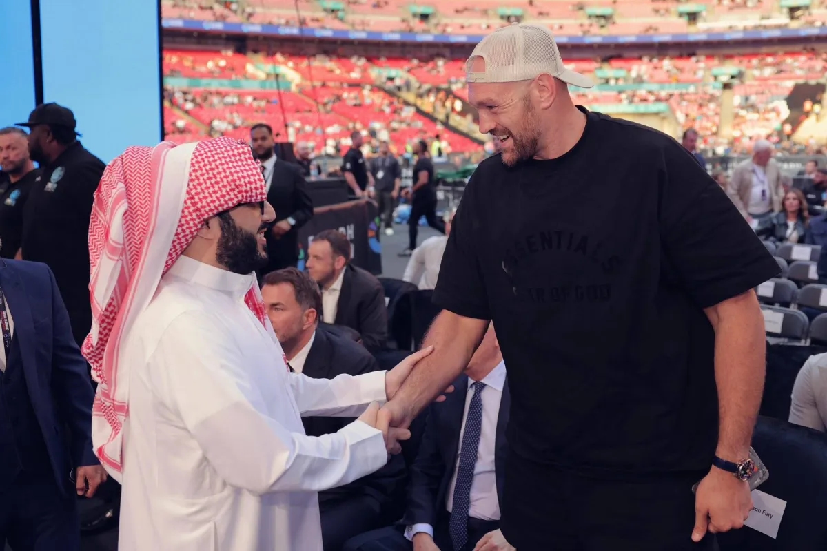 المستشار تركي آل الشيخ يعلن عودة بطل العالم السابق في الملاكمة للوزن الثقيل، البريطاني تايسون فيوري، من الاعتزال للمشاركة في موسم الرياض 2026