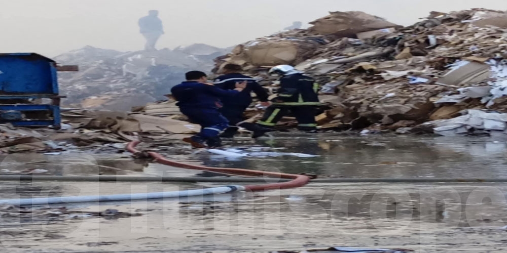 النفيضة: تواصل عمليات إطفاء حريق معمل الورق المقوى