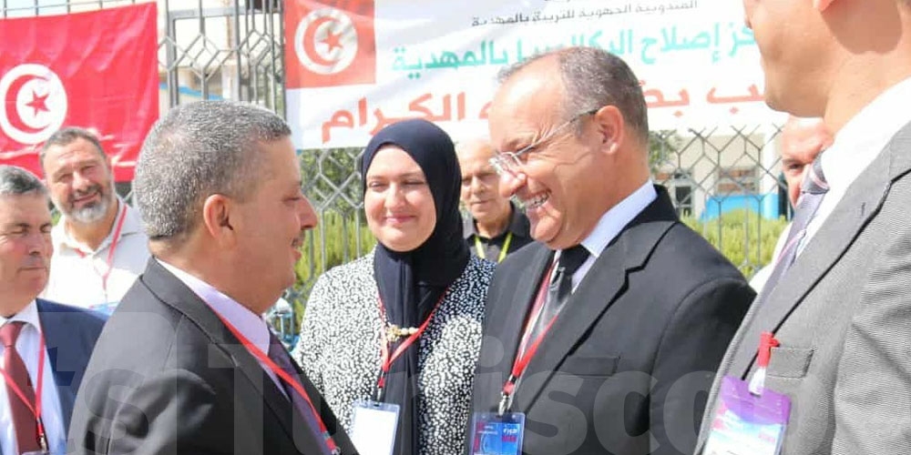 وزير التربية يُشيد بجهود مركز إصلاح الباكالوريا بالمهدية خلال زيارة متابعة ميدانية