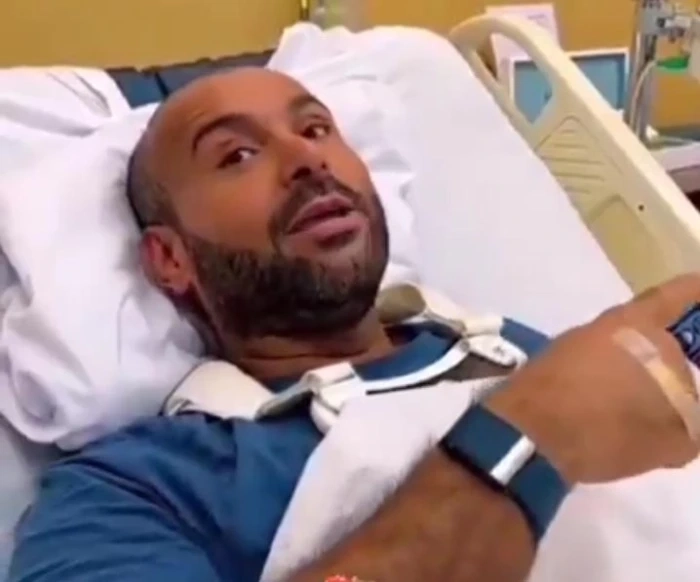 بالفيديو.. يزيد الراجحي يكشف كيف أبلغ والدته عن تعرضه لحادث في رالي باها بالأردن