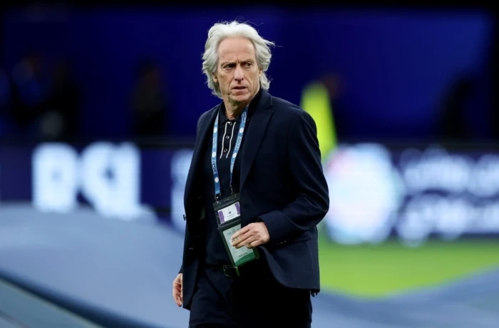 رسميا …الهلال يعلن إنهاء تعاقده مع المدرب " جيسوس" ويكشف عن اسم  المدرب المؤقت