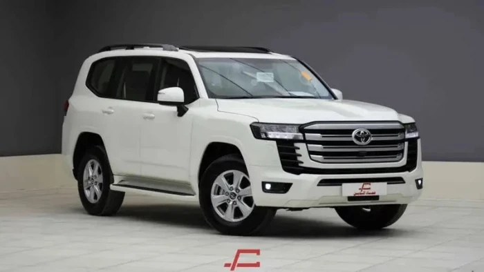 شاهد.. مختص يكشف مواصفات وسعر جيب لاند كروزر GXR2 ديزل موديل 2025