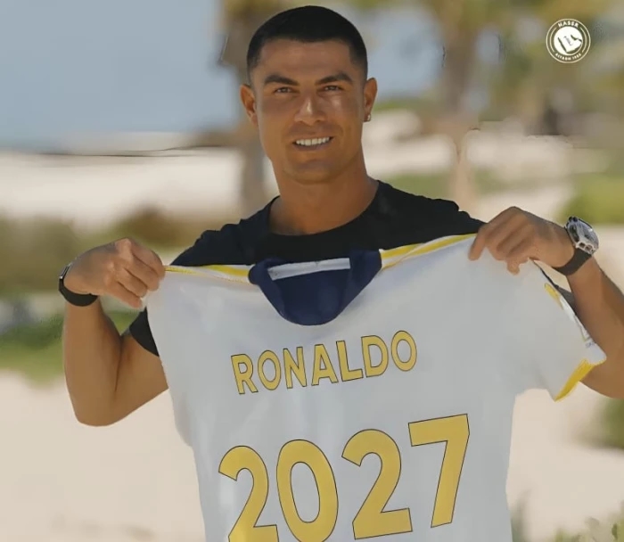 بالفيديو.. أول تعليق من كريستيانو رونالدو بعد تجديد عقده رسميًا مع النصر