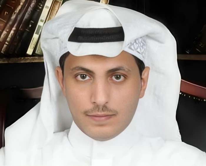 الروقي ينشر صورة.. ويعلق: كم كلفت تعاقدات النصر بعد هذة الصورة ؟