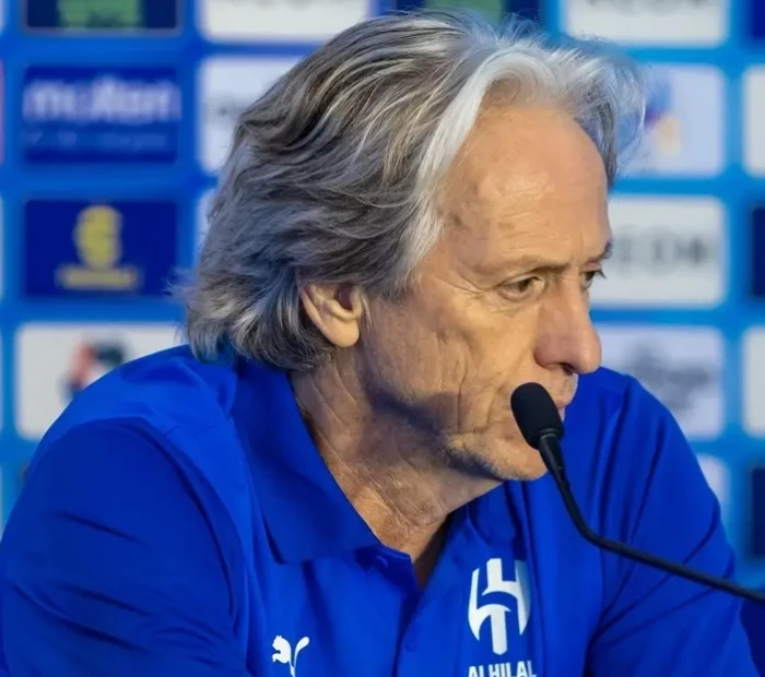 الانضباط تعاقب نادي الهلال والمدرب "جيسوس"