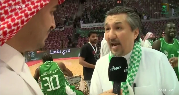 إنما الأعمال بالنيات.. بالفيديو: تعليق مثير من بدر تركستاني على الحركة المثيرة للجدل وهو على حافلة الاحتفال بالأهلي