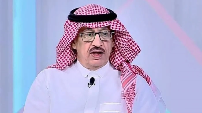 "يسجل الأهداف في الملعب والعقود".. جمال عارف يعلق على تجديد عقد سالم الدوسري