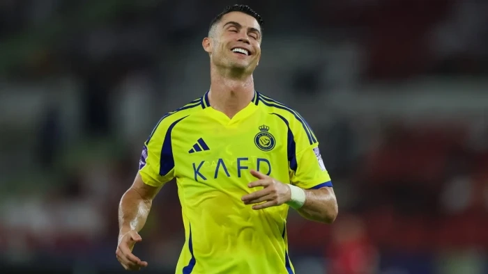 الهلال يفرض شروطه لضم رونالدو قبل المونديال