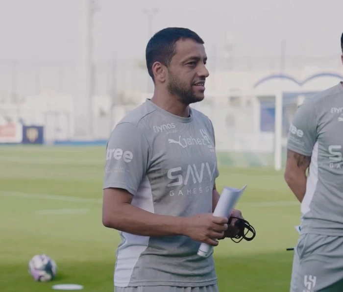 "بكلمات مؤثرة".. شاهد: الشلهوب يودّع لاعبي الهلال بعد التعاقد مع المدرب الإيطالي سيموني إنزاغي