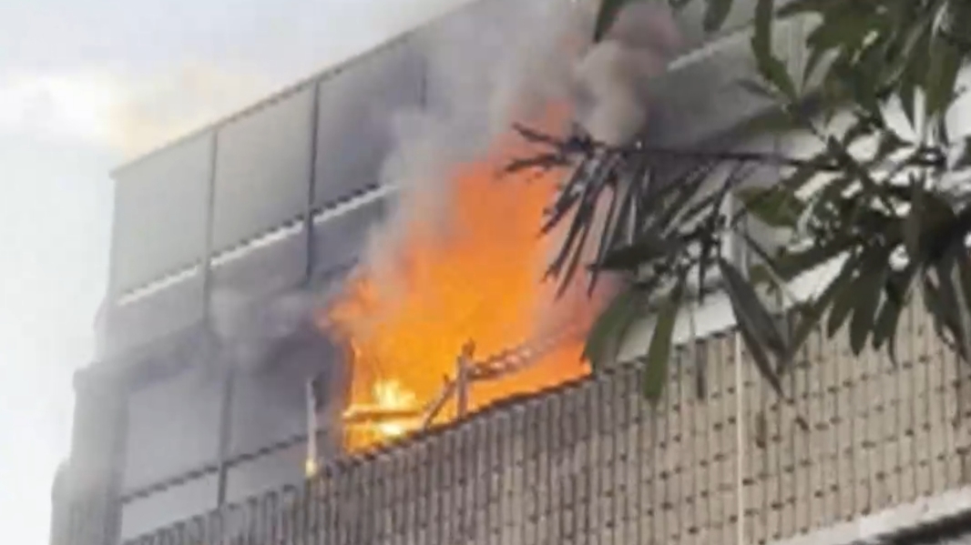 Residents evacuated from fire near Sydney CBD