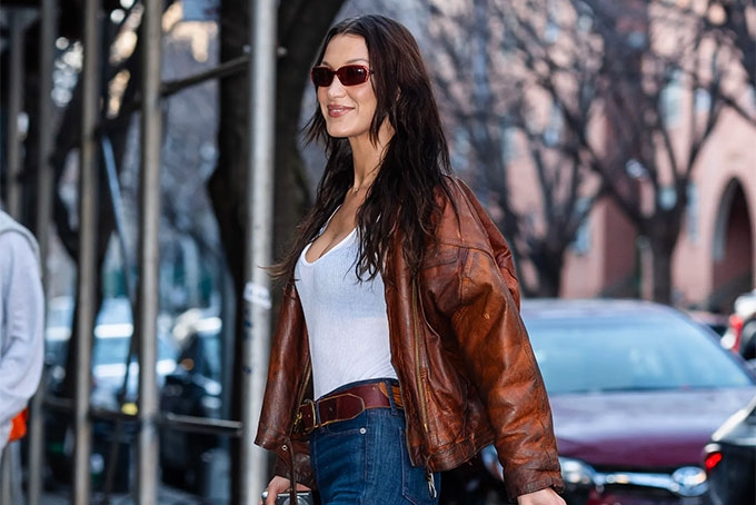 How to wear straight leg jeans like an off-duty model this summer