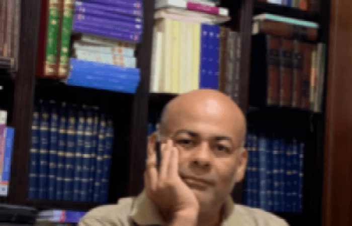 عم الشيخ سيد يكتبها : محمد فيض خالد