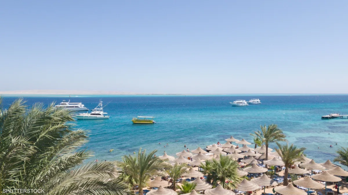 وفاة 6 أجانب في غرق غواصة سياحية بمصر