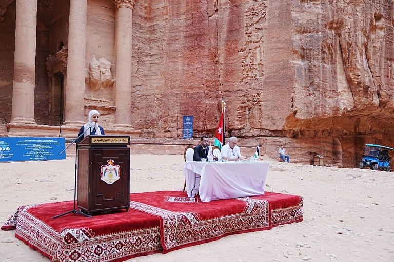 إطلاق مسار  سياحة الفلك الآثاري في البترا