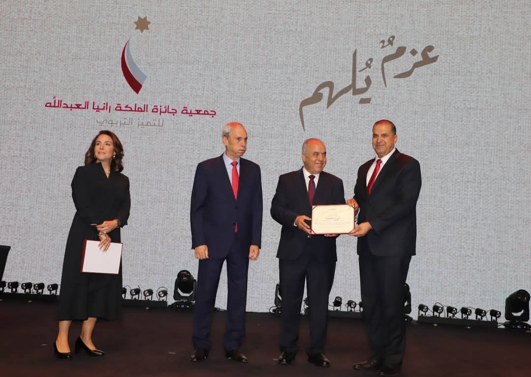 د. بزبز يكتب … تهنئة قلبية لعطوفة الأستاذ عبدالحكيم الشوابكة بمناسبة فوز لواء الجامعة بجائزة المديرية الداعمة للتميز التربوي