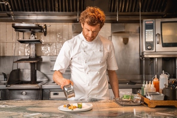 INTERCONTINENTAL MALDIVES CONFIRMS FESTIVE RESIDENCY WITH TWO-MICHELIN-STARRED BRITISH CHEF AND FORMER DUBAI RESTAURATEUR TOM AIKENS
