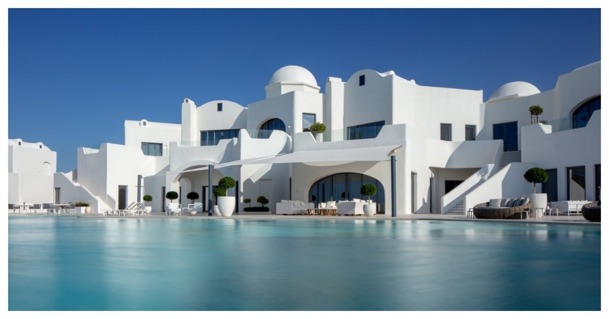 Feed your escapist tendencies at Anantara Santorini Abu Dhabi Retreat