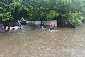 2 dead as slow-moving storms flood roads across Oklahoma and Texas