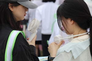 Unseasonal temperatures spark rise in heat illnesses