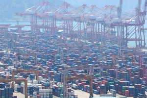 S. Korean exporters expect 4.9% drop in US sales amid tariff concerns: survey