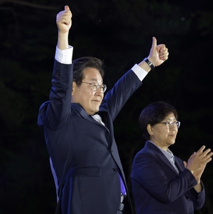 Lee Jae-myung's power play: Outsider's climb to top
