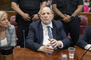 Foreperson's complaints signal a divided jury at Harvey Weinstein's retrial
