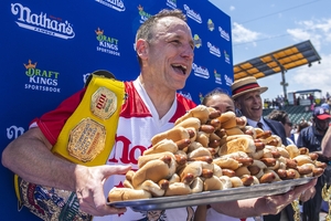 Joey 'Jaws' Chestnut to return to Coney Island hotdog eating contest after contract dispute