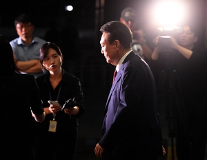 Yoon requests change in special counsel questioning schedule set for Monday