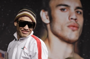Boxing great Julio Cesar Chavez defends son arrested by US immigration agents