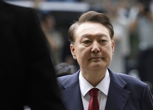 Ex-US diplomat alleging vote fraud in S. Korea barred from meeting Yoon Suk Yeol