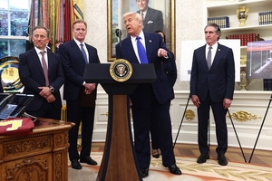 Trump threatens to hold up stadium deal if Washington Commanders don't switch back to Redskins