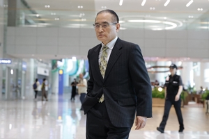 Lee's top security aide meets US officials ahead of tariff deadline