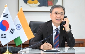 FM Cho reaffirms S. Korea's commitment to closer ties in call with Indian counterpart