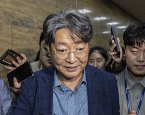 President orders probe into lawmaker over alleged stock trading with aide's account
