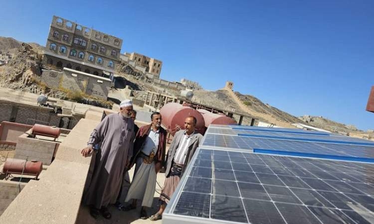 الرصاص يطلع على مشروع تركيب طاقة شمسية لمدرسة الفاروق الأساسية بمدينة البيضاء