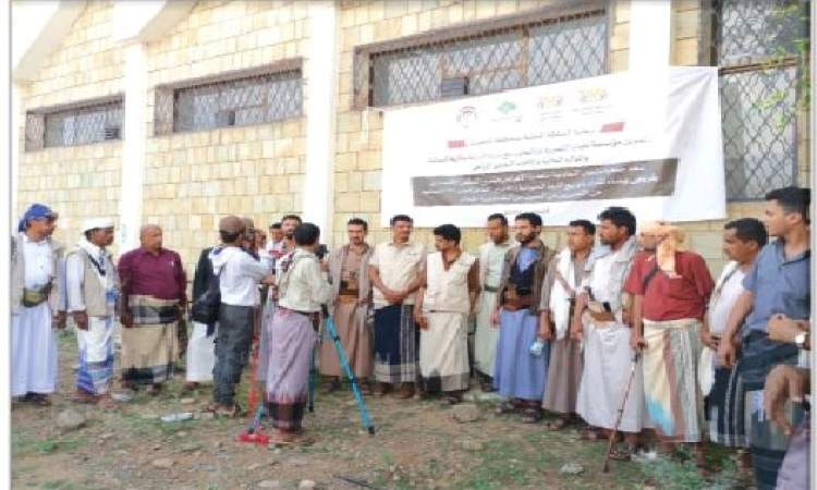 ضمن مشاريع التمكين الاقتصادي في مناطق المتضررين من كارثة السيول.. توزيع 255 رأساً من الثروة الحيوانية قروض بيضاء بقيمة (8,254,000) ريال على 17 مستفيدا في مديرية ملحان