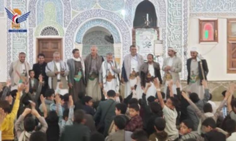 المداني يتفقد الأنشطة والدورات الصيفية بمديرية شعوب