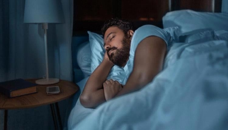 دراسة : النوم غير المنتظم يهدد قلبك حتى لو نمت 8 ساعات!