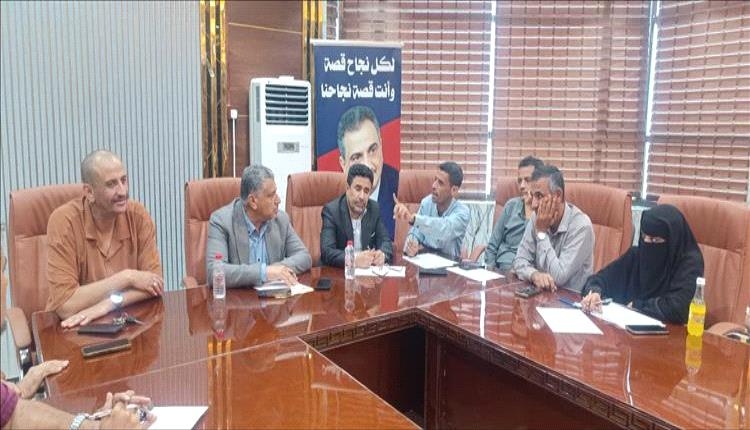 نائب محافظ عدن يترأس اجتماعا موسعا لمعالجة الإشكاليات الخدمية بمديرية خور مكسر