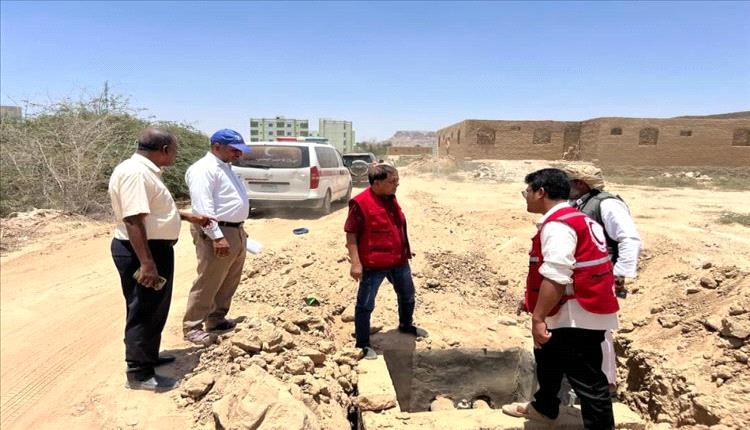 مدير عام المؤسسة المحلية للمياه بوادي حضرموت يتفقد مشروع شبكة السحيل الغربي