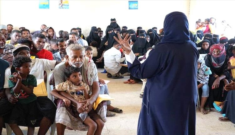 من أجل طفولة آمنة.. تحالف رصد يقيم ندوة حول الانتهاكات الستة الجسيمة في مخيم للنازحين بعدن