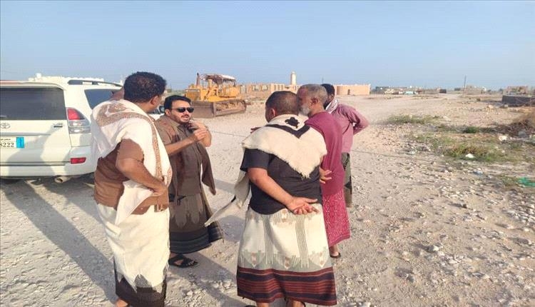 العساني يتفقد سير أعمال الصيانة في مراكز الاتصالات بمديرية الريدة الشرقية