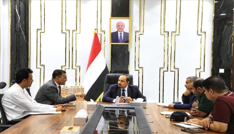 محافظ حضرموت يناقش صعوبات قطاع الكهرباء ويؤكد على استقرار التيار بالمحافظة