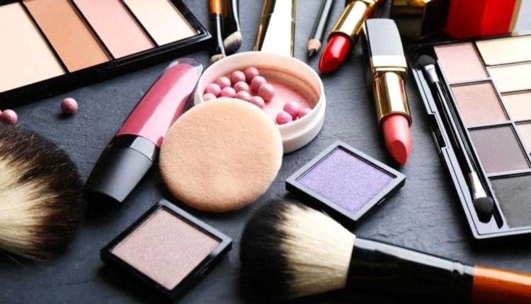 دراسة: مستحضرات تجميل مقلدة تغزو منصات التسوق