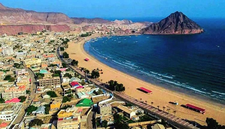 من قلب عدن: مكيف بـ12 ألف سعودي.. فمن يبرد معاناة الفقراء؟