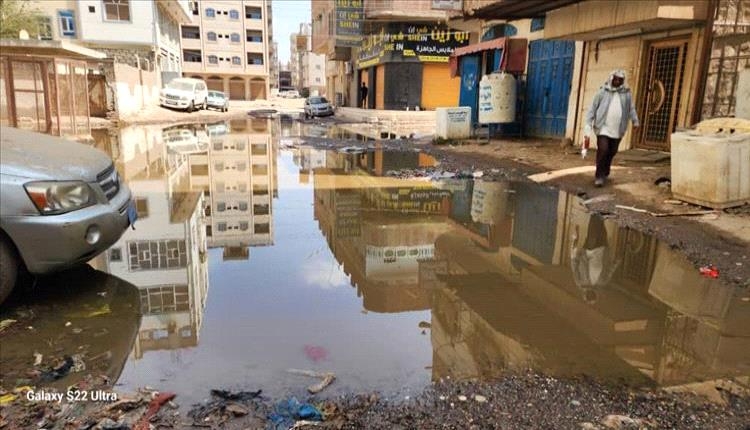 مياه المجاري تغرق شوارع التقنية في ظل صمت السلطات المعنية