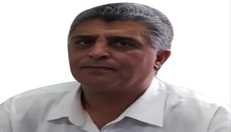 دموع.. شابة سعودية تبكي بحرقة بعد تلقيها هدية مفاجئة من يمني