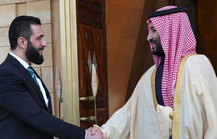 ولي العهد والشرع يبحثان تعزيز التعاون الاقتصادي والاستثماري المشترك
