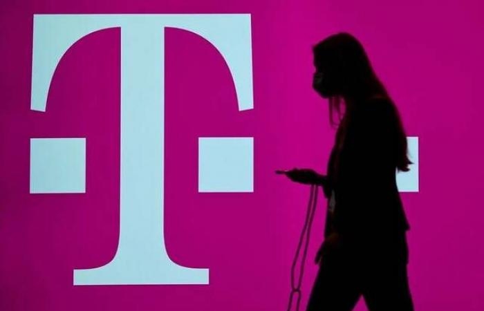 دويتشه تيليكوم الألمانية ترفع توقعات النمو بدعم صعود الأرباح